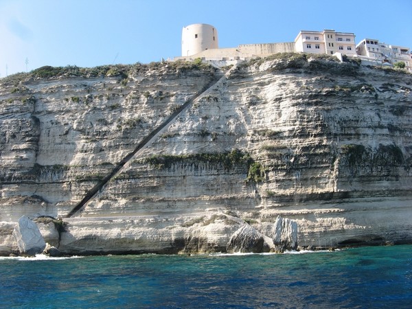 Bonifacio 6